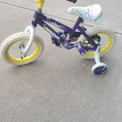 Magna Girls 12 Inch Bike With Helmet