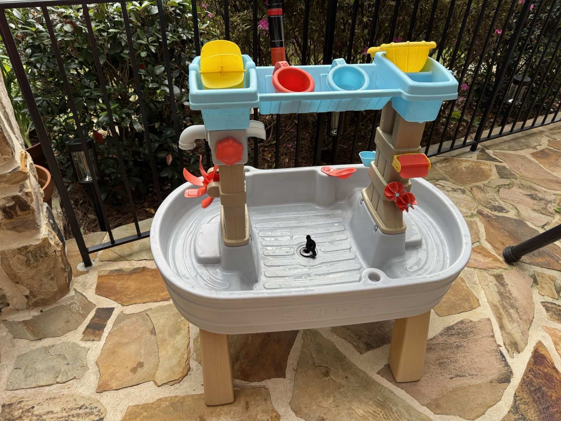 Free Toddler Water table Splash Table