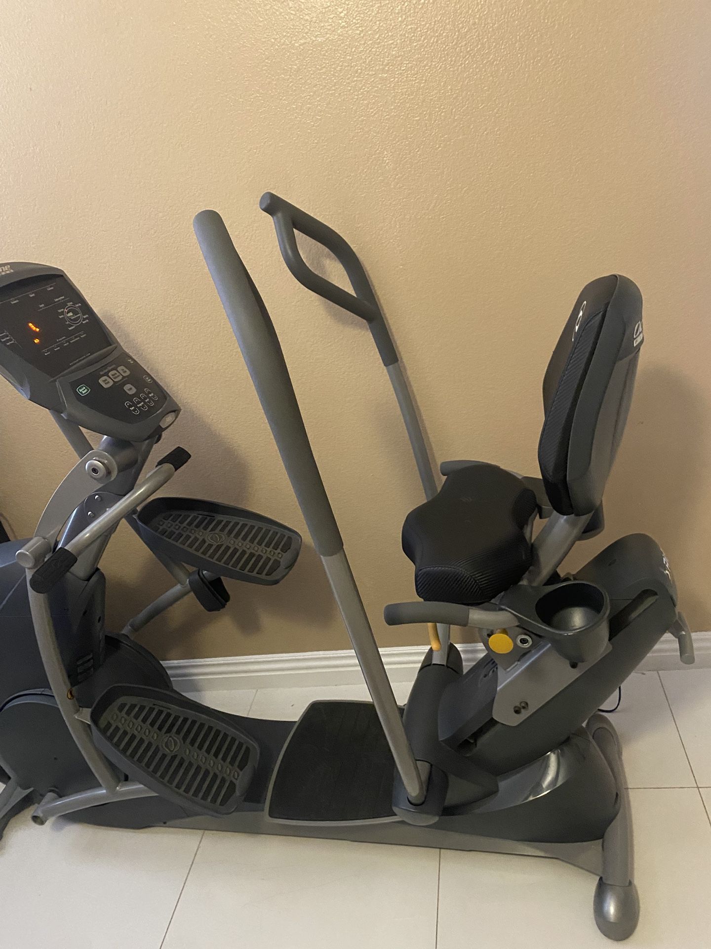 Octane Elliptical Exercise Machine