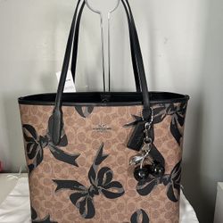 Coach City Tote Bag In Signature Canvas With Bow Print