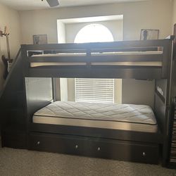 Solid Wood Bunk Bed Set w/trundle and side drawers