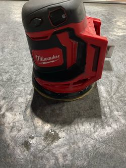 MILWAUKEE SANDER