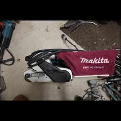 Makita corded belt sander Model 9924DB