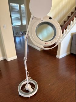 Magnifying Lamp