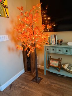 2pcs 6ft 240led Lighted Tree & Fall Leaves