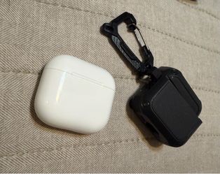Airpods 4 with case (like new)