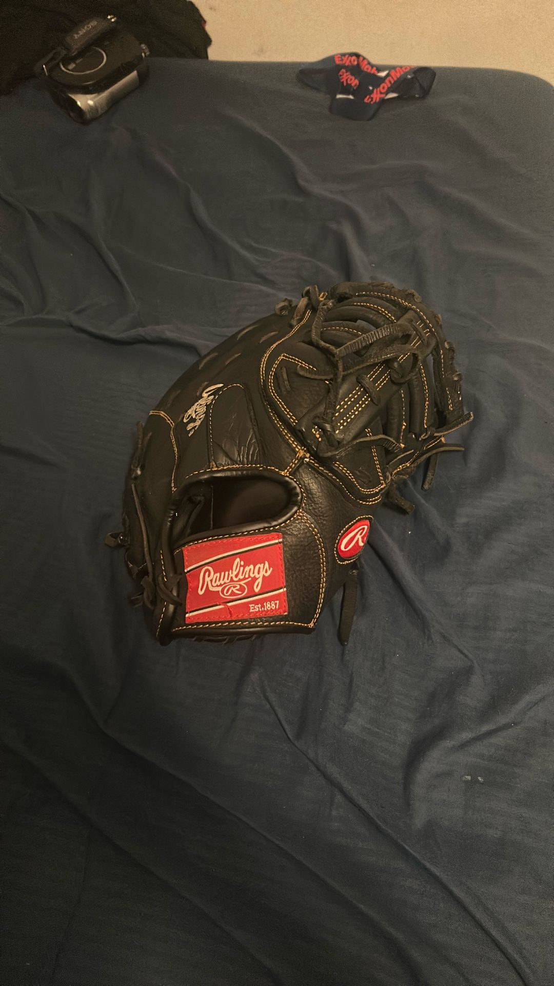Rawlings First Base Mitt With Baseballs