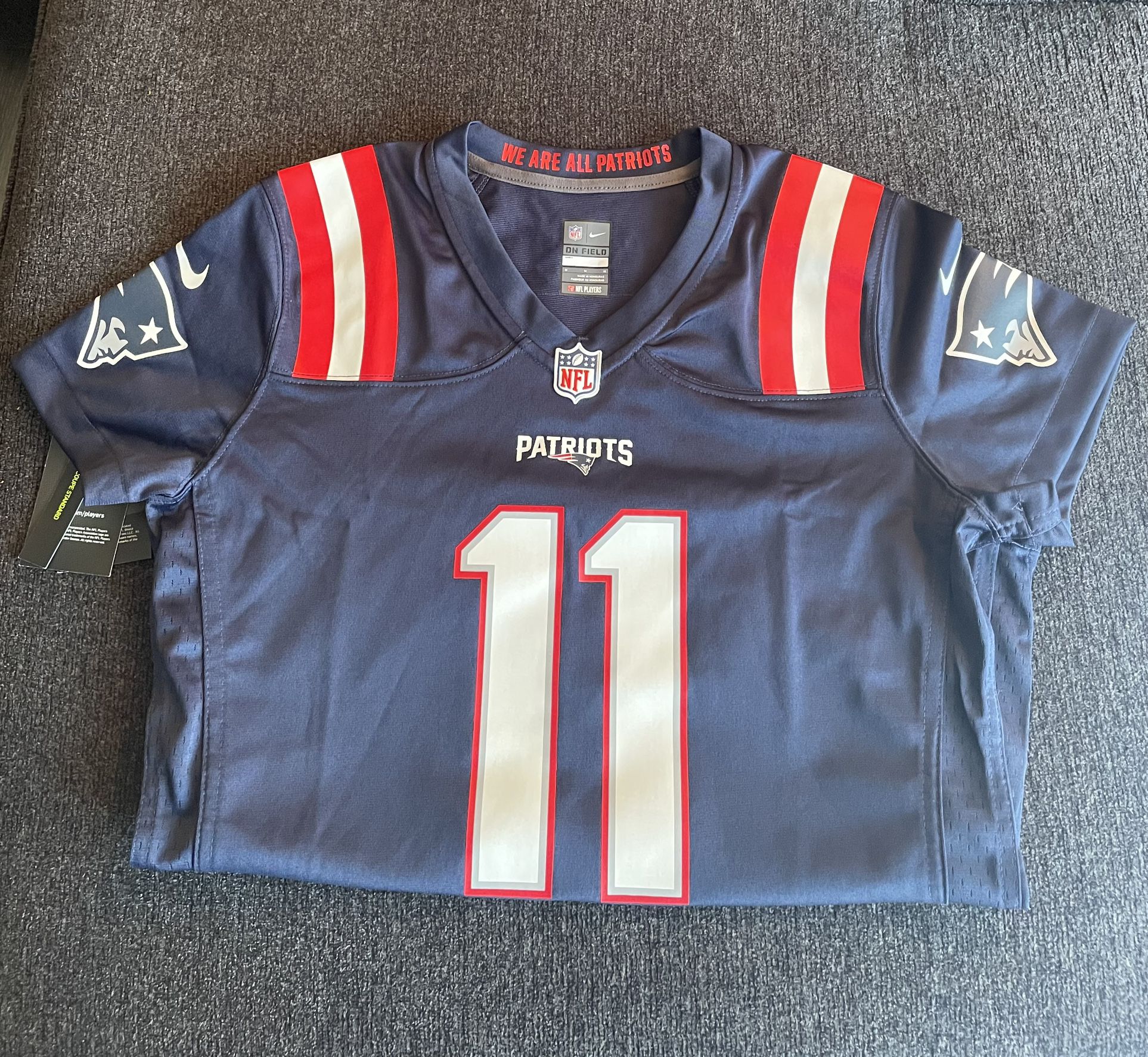 Nike NFL New England Patriots #11 Julian Edelman On-Field Women's Jersey  Size Large for Sale in Las Vegas, NV - OfferUp