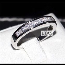 New 18k White Gold Wedding Ring 