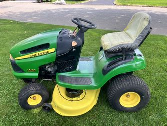 John Deere LA110 19.5HP Briggs 42” Lawn Tractor Starts Runs Mows
