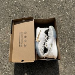 Kobe Mamba Focus Metallic Gold Size 8 REPLACEMENT BOX