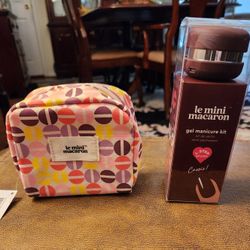 le mini macaron Gel Manicure Kit Cassis 