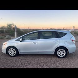 Toyota Prius V 2012