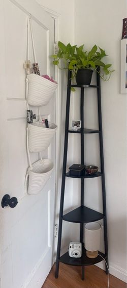 Black Metal Corner Ladder Shelf