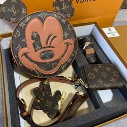 Mickey Mouse Women Leather Backpack Gift Set Shampoo