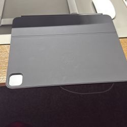 iPad Pro Magic Keyboard 13”