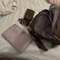 Skip and hop diaper bag/ dark green