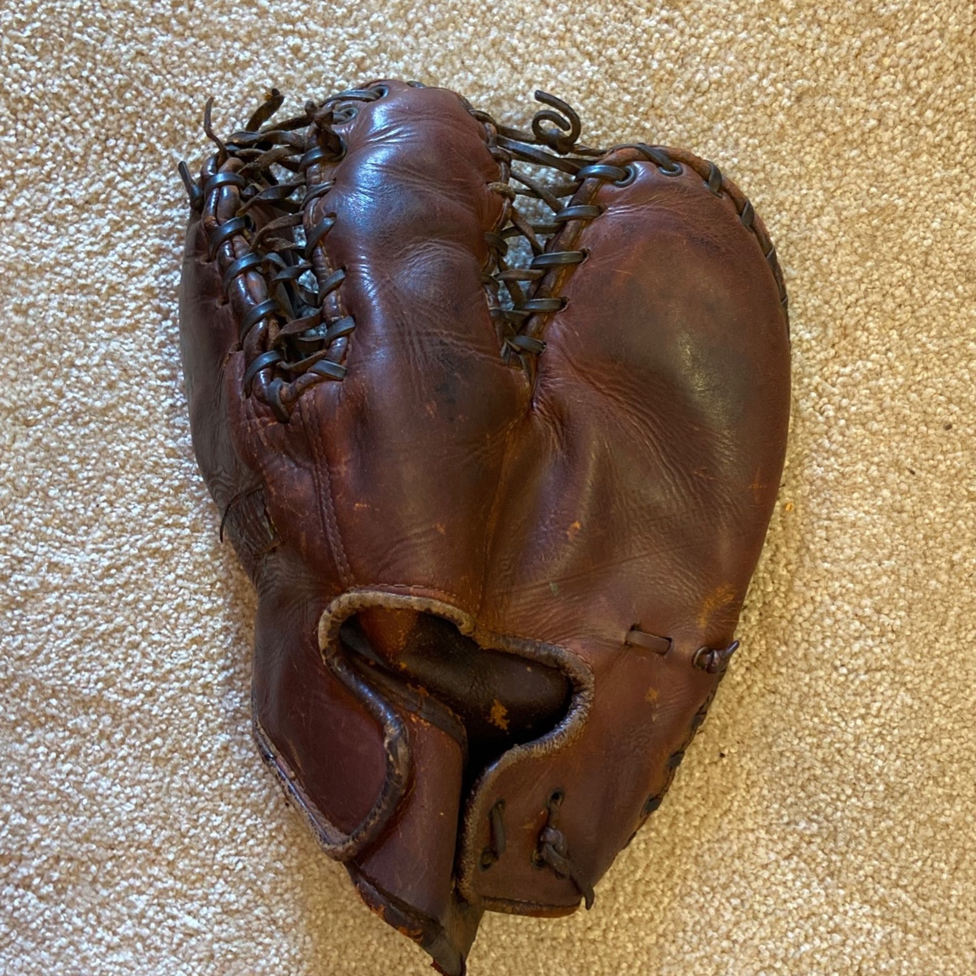 Vintage 1940's WILSON #548 Professional "Trapper Model" Baseball Mitt Glove