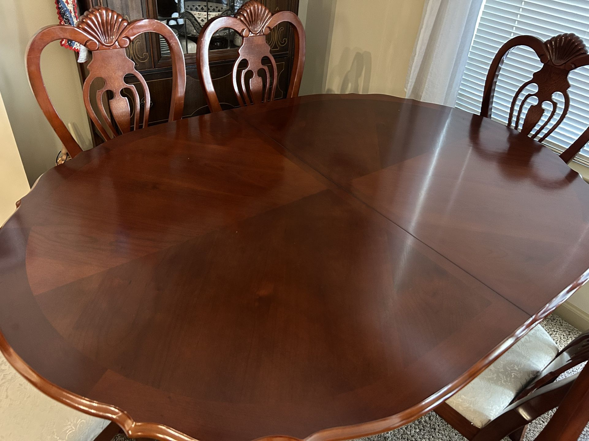 Queen Ann Dining Table & Six Chairs