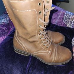 Size 9 woman's combat Style boots