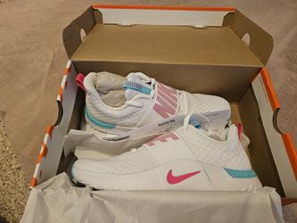 Womens Nike Tenis 8.5