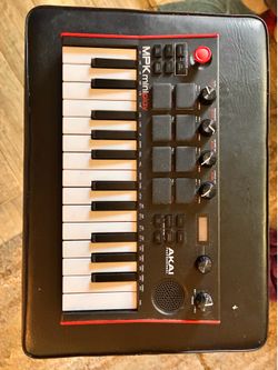Akai Professional MPK Mini Play MIDI Keyboard Controller - Excellent Condition