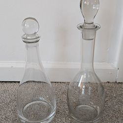 GLASS DECANTERS 
