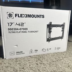 FLEXIMOUNTS 17″–42″ Tilting TV Wall Mount Bracket New (Open Box)