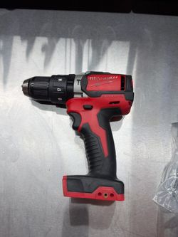 Milwaukee drill m18