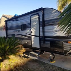 2020 20 Foot Travel Trailer 