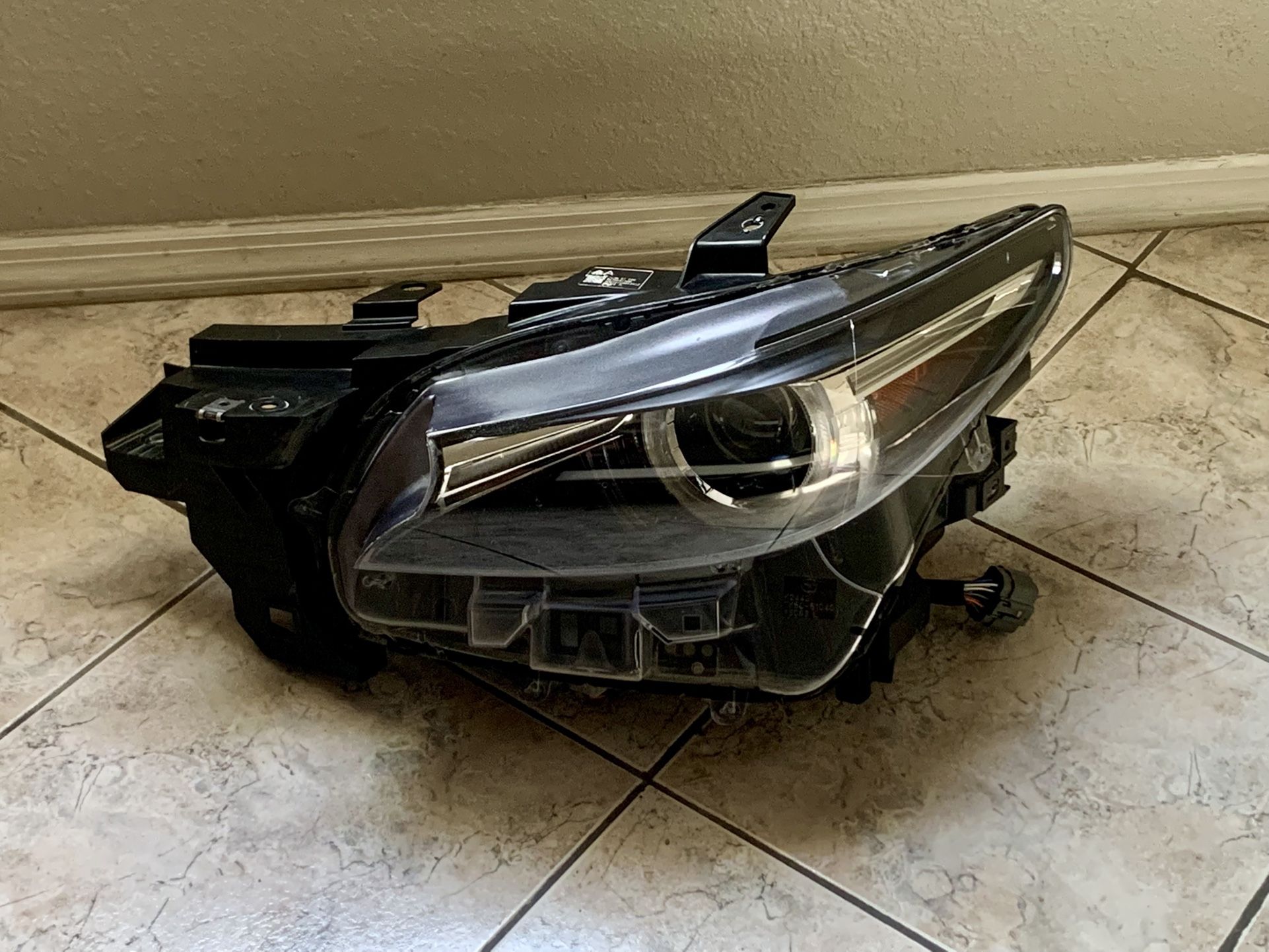 MAZDA CX-9 HEADLIGHT