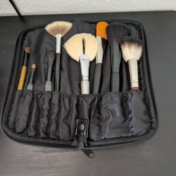 Makeup Brushes 