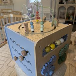 Moover Montessori Activity Cube