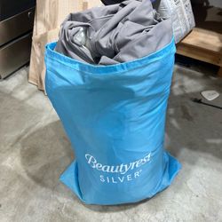 Beautyrest Silver Mattress Bag- Queen