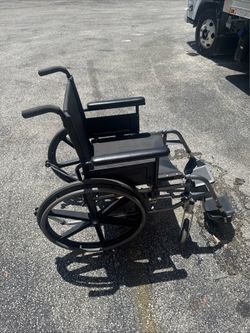 freezy by quickie  foldable lightweights wheelchair