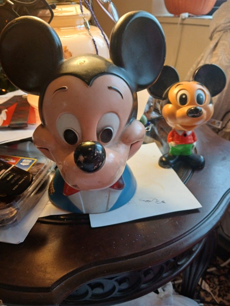 Micky mouse ventage Walt Disney Collectible Toys Banks