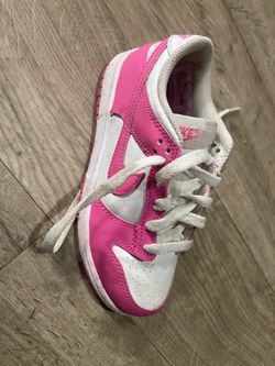 Kids shoes each pair 10$ or 50 all