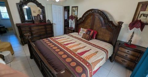 King bedroom set with dresser, mirror nightstand