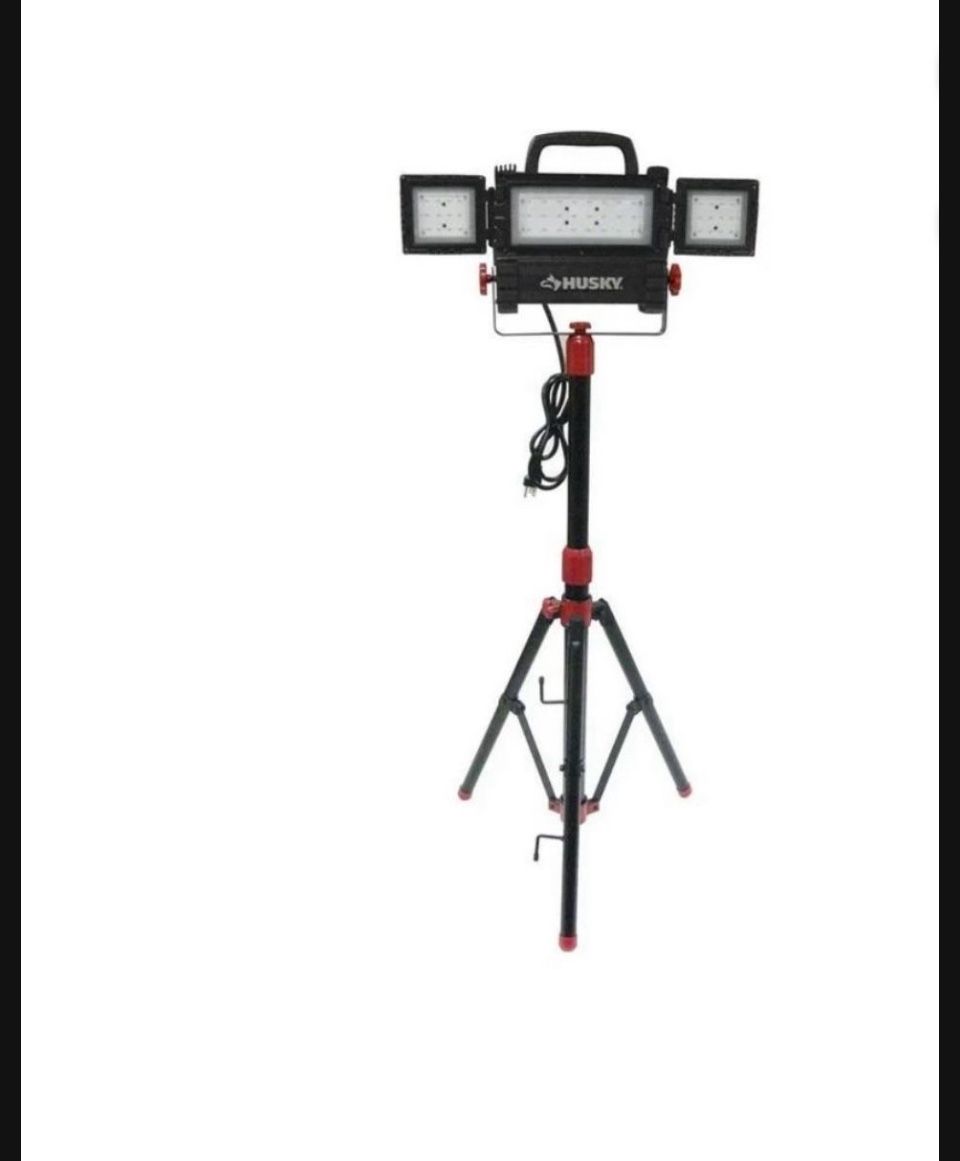 Tripod Work Light - Husky Brand