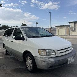 1998 Toyota Sienna