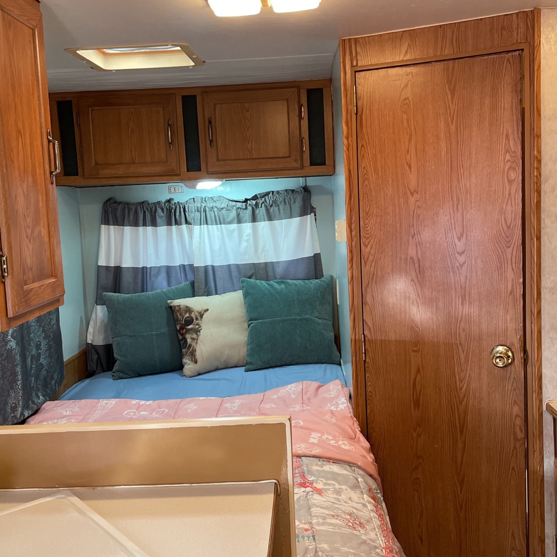 Camper, Make Noma , Model 1sn Year 1996 Body Ct 25000 Gross Weight 6250 Lbs Tongue Load 16feet Long
