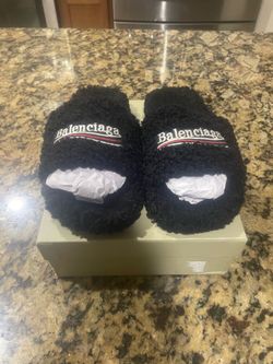 Balenciaga Slides Size 10 Same Day Or Next Day Ship ✈️ Comes in with box 📦  Open to negotiate 💬