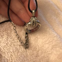 Lucky ring necklace 