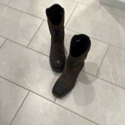 Ariat