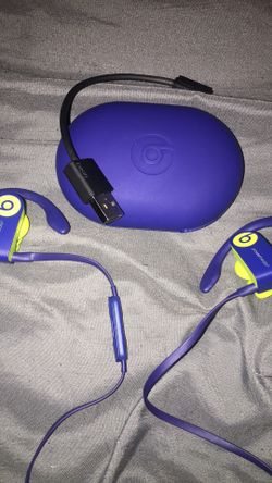 Powerbeats 3 brand new