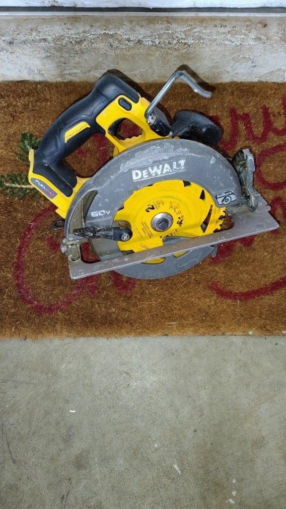 DEWALT FLEXVOLT 60V MAX* Circular Saw with Brake, 7-1/4-Inch, Tool Only
