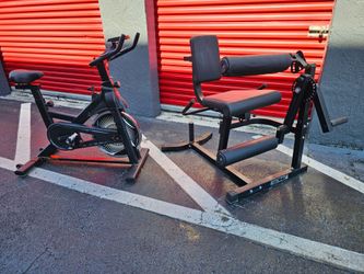 $200 Pair / Goplus Leg Extension Machine and fair Spin Bike. Homestead 33033. DELIVERY FEE
Durable steel exercise equipment set includes: a blac