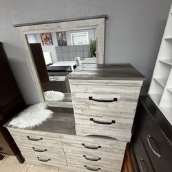 Brand New Bedroom Set (Dresser, Mirror, & Nightstand!)