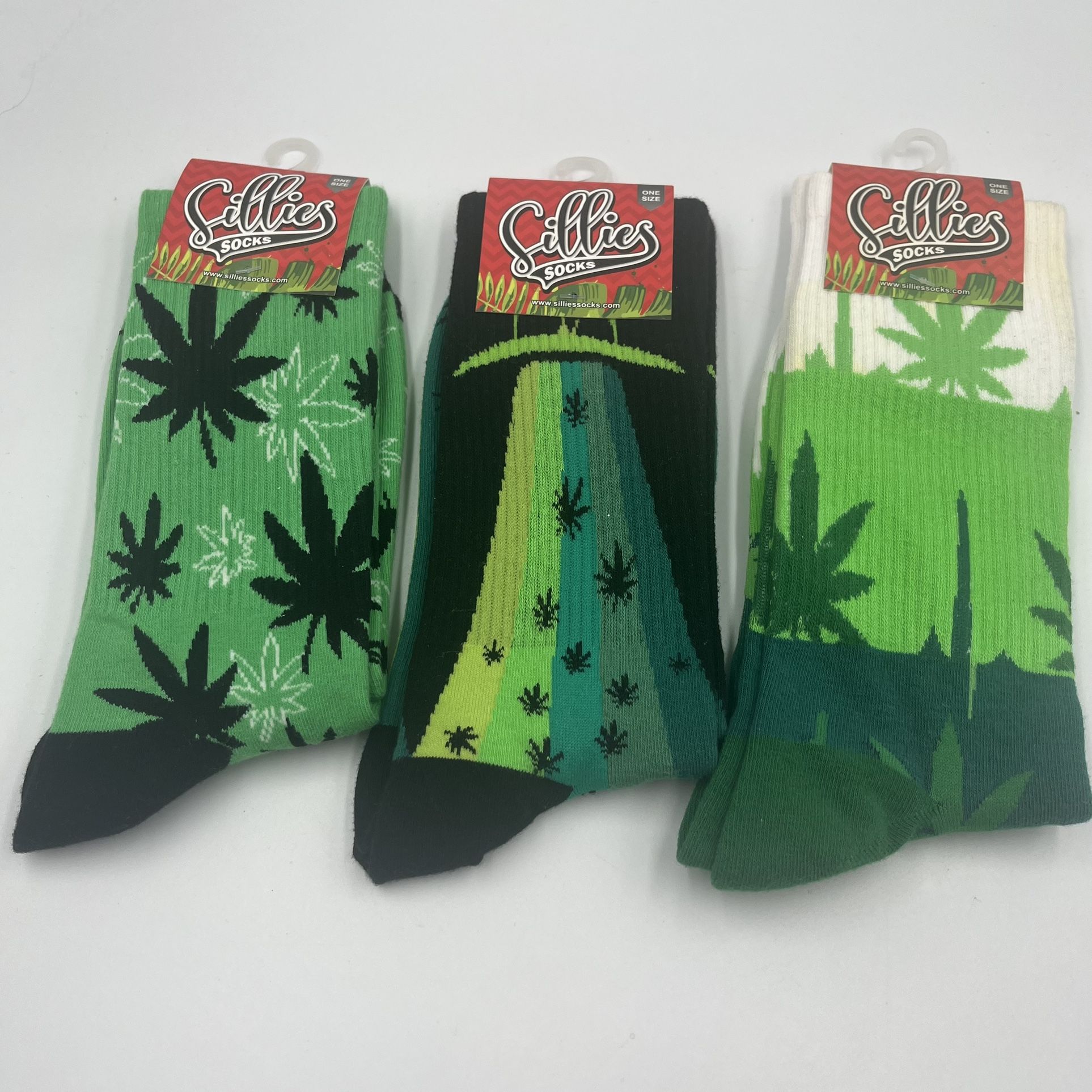 NEW Sillie Socks Mens Crew Set Of 3 Pairs Green And Black Marijuana Design OSFA