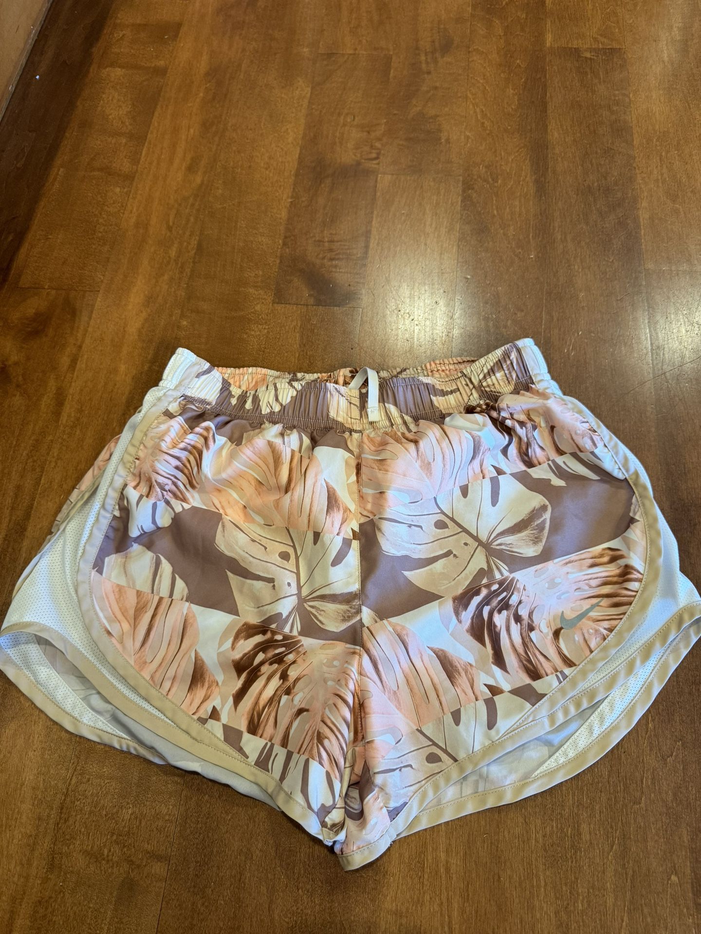 Woman’s Nike Workout Shorts Shipping Available